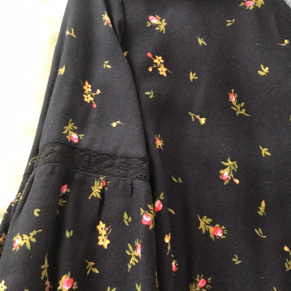 Old Navy top - Picture 7 of 7